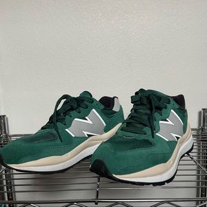 (Brand New) New balance 57/40 green Men’s 8 / Woman’s 9.5 (260cm)